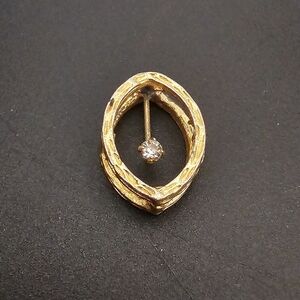 Gold and Rhinestone Pendant 🎲